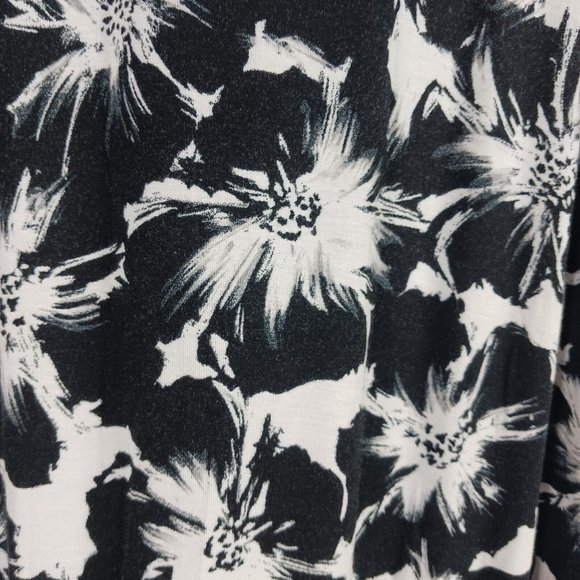Apt 9 Womens Long Maxi Floral Dress Sleeveless Black White Size PM Petite Summer - Picture 7 of 9